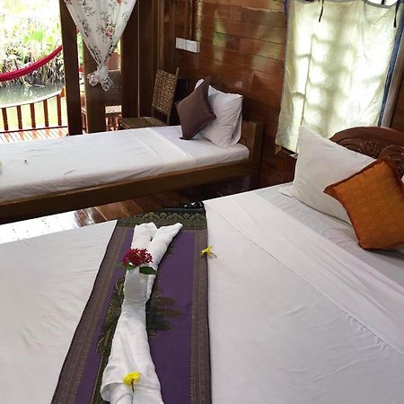Retro Kampot Guesthouse Экстерьер фото