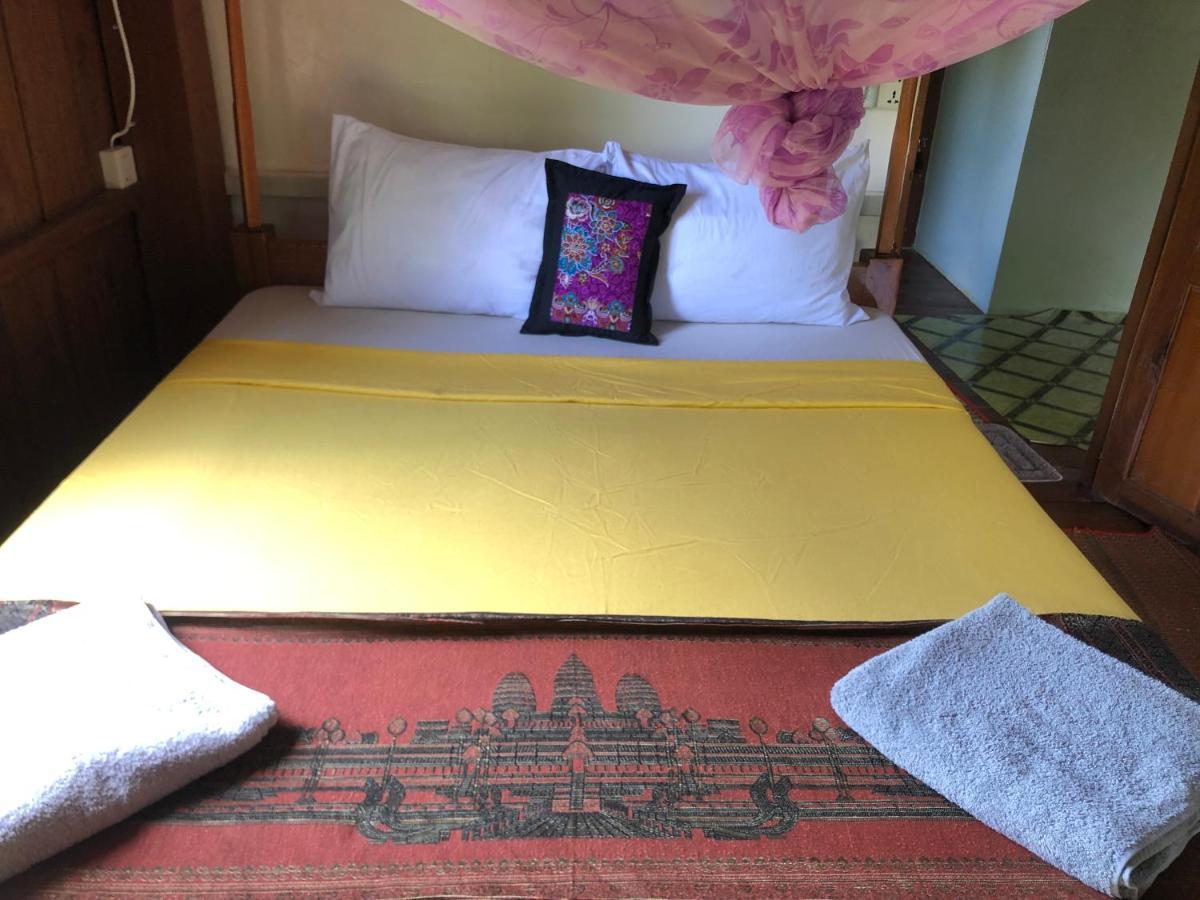 Retro Kampot Guesthouse Экстерьер фото