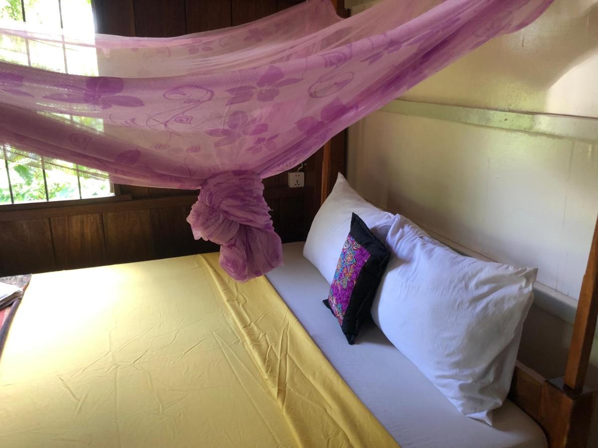 Retro Kampot Guesthouse Экстерьер фото