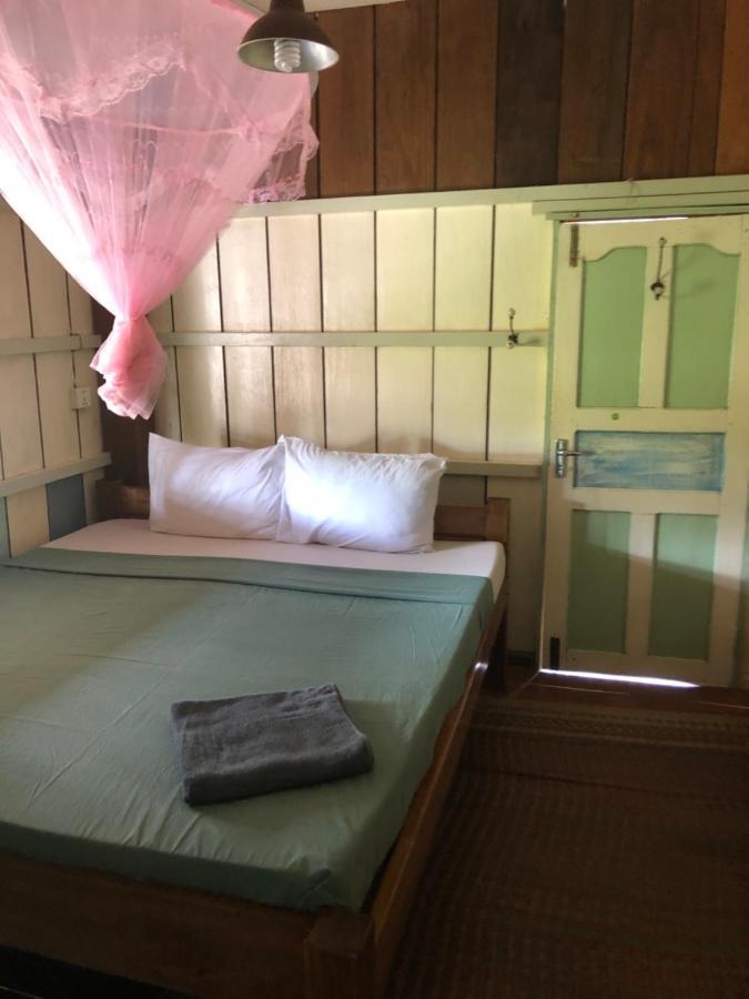 Retro Kampot Guesthouse Экстерьер фото