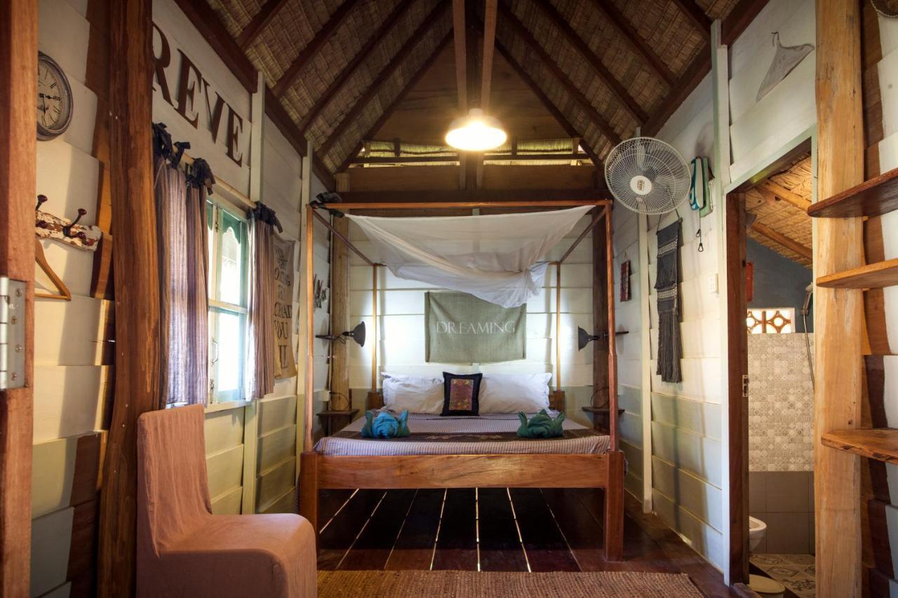 Retro Kampot Guesthouse Экстерьер фото